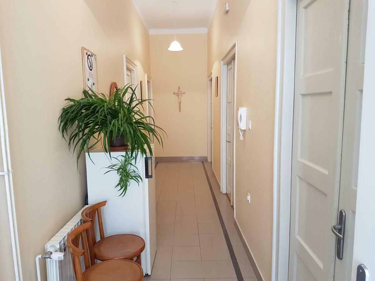 Apartment & Rooms Three Angels Башка Екстер'єр фото